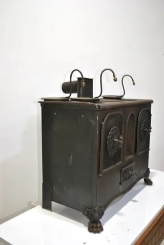 Cocina antigua de hierro fundido