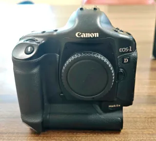 Canon EOS-1D Mark II N – Profesional, impecable