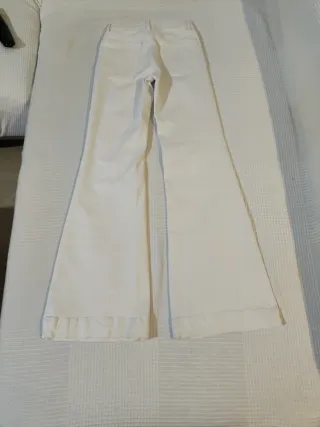 Pantalón campana blanco Mango Talla XS