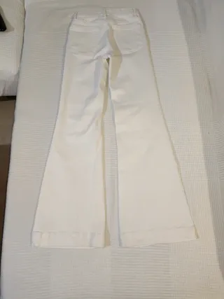 Pantalón campana blanco Mango Talla XS