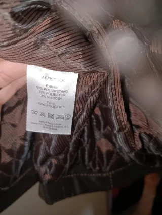 Cazadora de piel negra