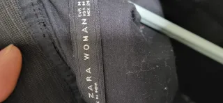 Falda Zara tablas piel negra