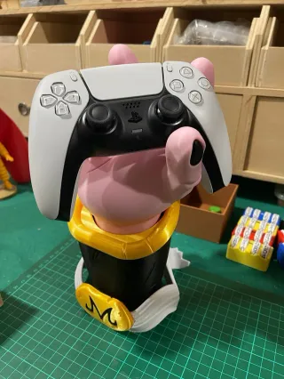 Soporte Mando Majin Buu ps5 universal