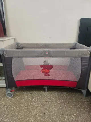 Cuna de viaje plegable