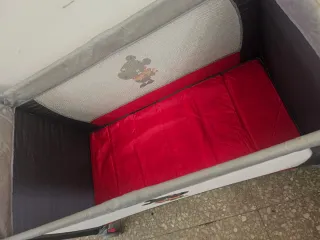 Cuna de viaje plegable