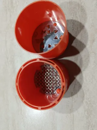 Gratta formaggi arancione