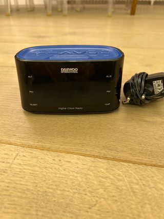 Reloj Despertador Daewoo Radio Digital