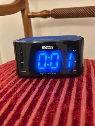 Reloj Despertador Daewoo Radio Digital
