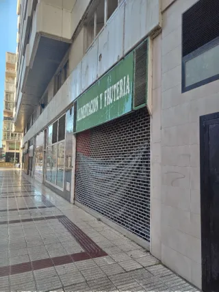 Persianas de fachada eléctrica tipo verja cada una