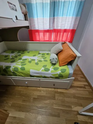 Diván Ikea Hemnes con cajones