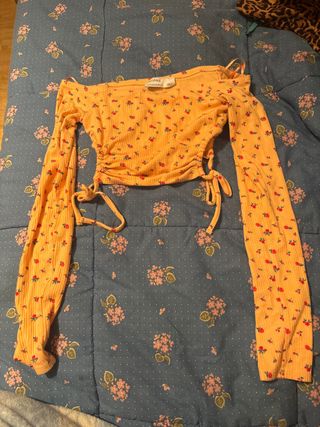 Top Bershka flores S