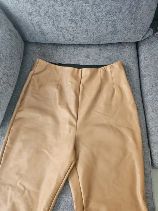 Pantalón pitillo marrón