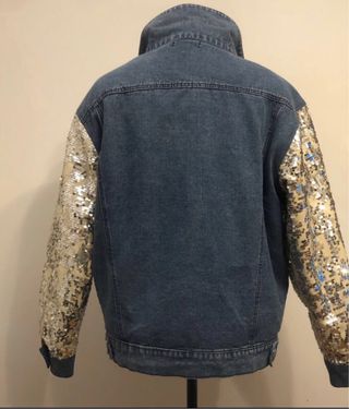 Cazadora vaquera oversize con lentejuelas