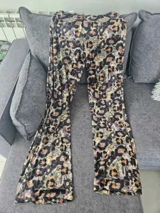 Pantalón ancho estampado animal print