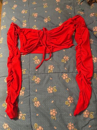 Top rojo manga larga fruncido