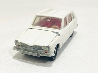 Coche a escala 1/43 dinky toys