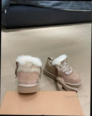 UGG Lowmel Sand Talla 39