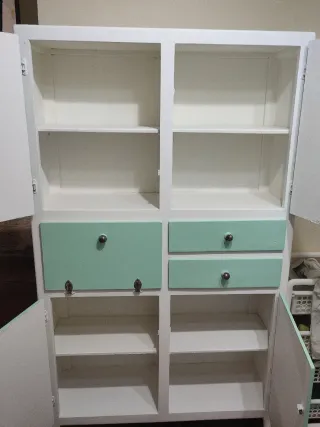 Alacena cocina antigua ,verde y blanca