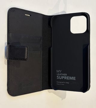 Funda iPhone 12 Cuero Negro Cellularline