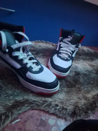 Zapatillas Puma Negras, Blancas y Rojas