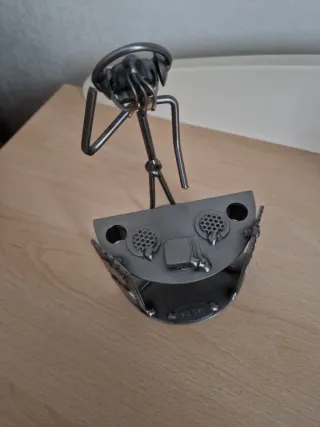 Scultura DJ porta penne artigianale metallo