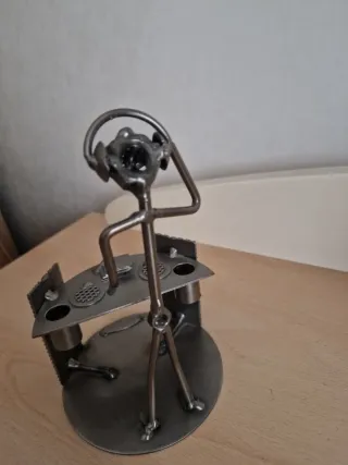 Scultura DJ porta penne artigianale metallo