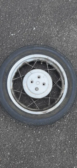 Ruedas Vespino Delta , neumaticos para cambiar.