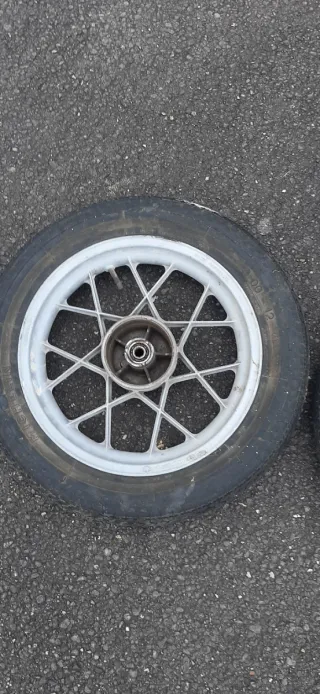 Ruedas Vespino Delta , neumaticos para cambiar.