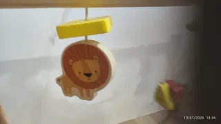 Parque de madera para bebé