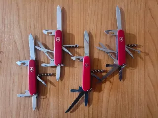 Consegna Victorinox 8 modelli Rosso Classico