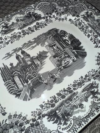 La Cartuja Fuente Mediana Negro Vistas