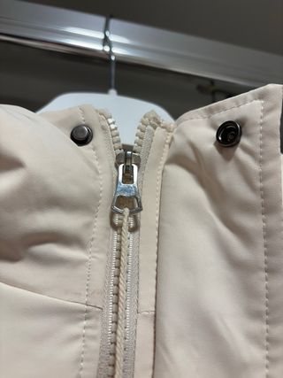 Plumífero con capucha mujer