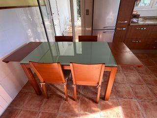 Mesa extensible cocina y 4 sillas madera