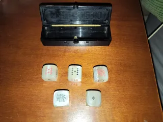 Dados de póker vintage profesionales