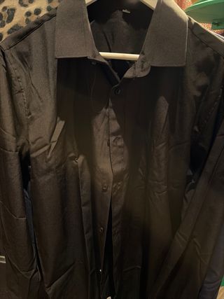 Pack 2 Camisas Hombre Una azul noche y otra negra