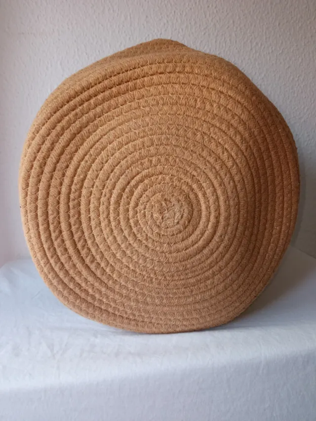 Cesta grande decorativa beige sin estrenar