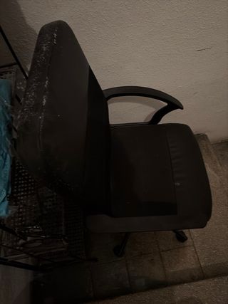 URGENTE !!SE REGALA !! Silla de oficina con ruedas