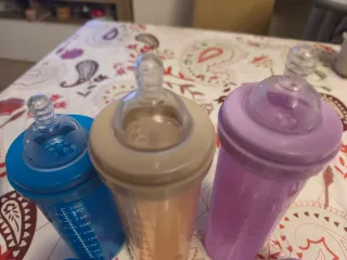 3 Biberones Twistshake  Nuevos sin usar