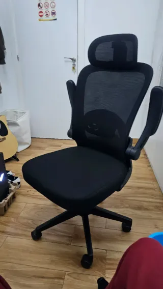 Silla de oficina ergonómica negra