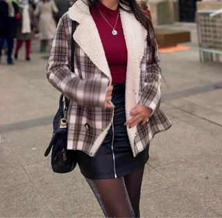 Abrigo cuadros forro borreguito