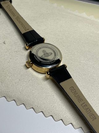 Reloj Vivienne Westwood Mujer Cuero Dorado