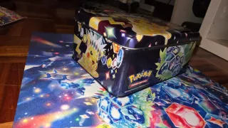 Caja Metálica Pokémon Pikachu completa.
