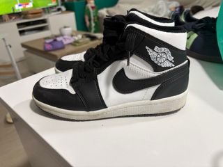 Tenis Jordan Negro Blanco