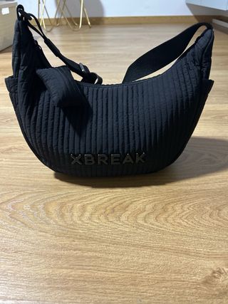 Bolso negro acolchado XBREAK