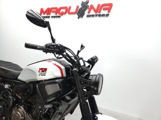 YAMAHA XSR700 2023 13900 kms.