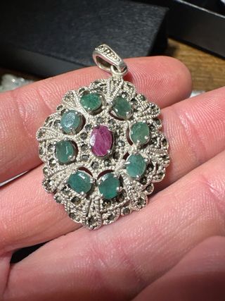 Colgante plata ley con esmeraldas y rubi
