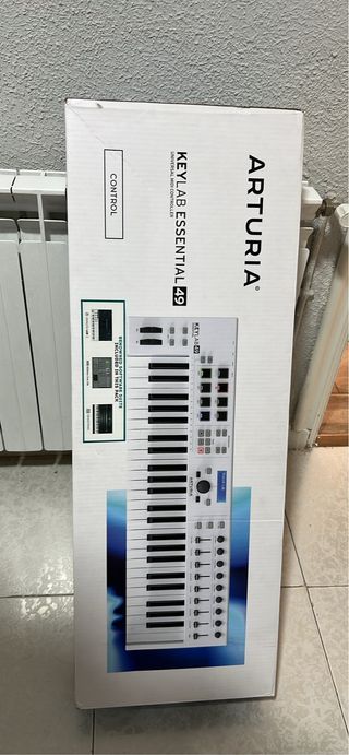 Teclado MIDI Arturia Keylab Essential 49
