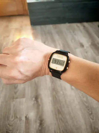 Reloj Tous Digital Negro y Dorado