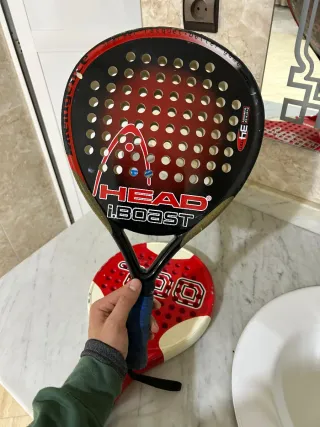 2 Racchette da Padel Head e Artengo con palle