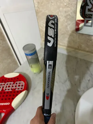 2 Racchette da Padel Head e Artengo con palle